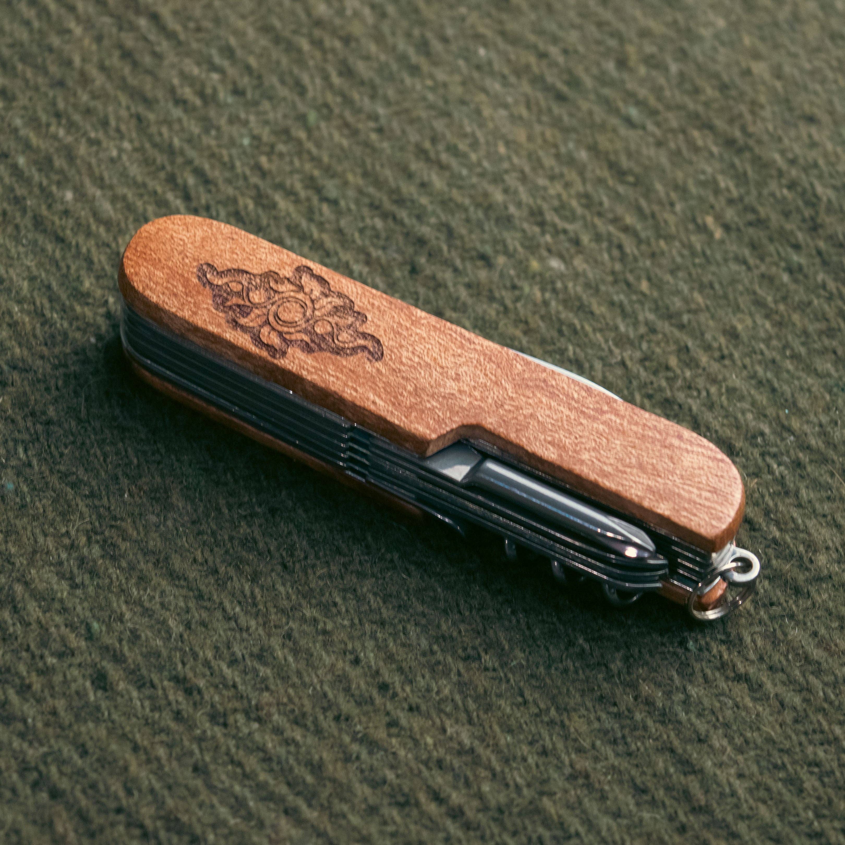 We Geek Together - Wholesale Pocket Knife/Holder - Nature's Pathway 11-in-1 Pocketknife12