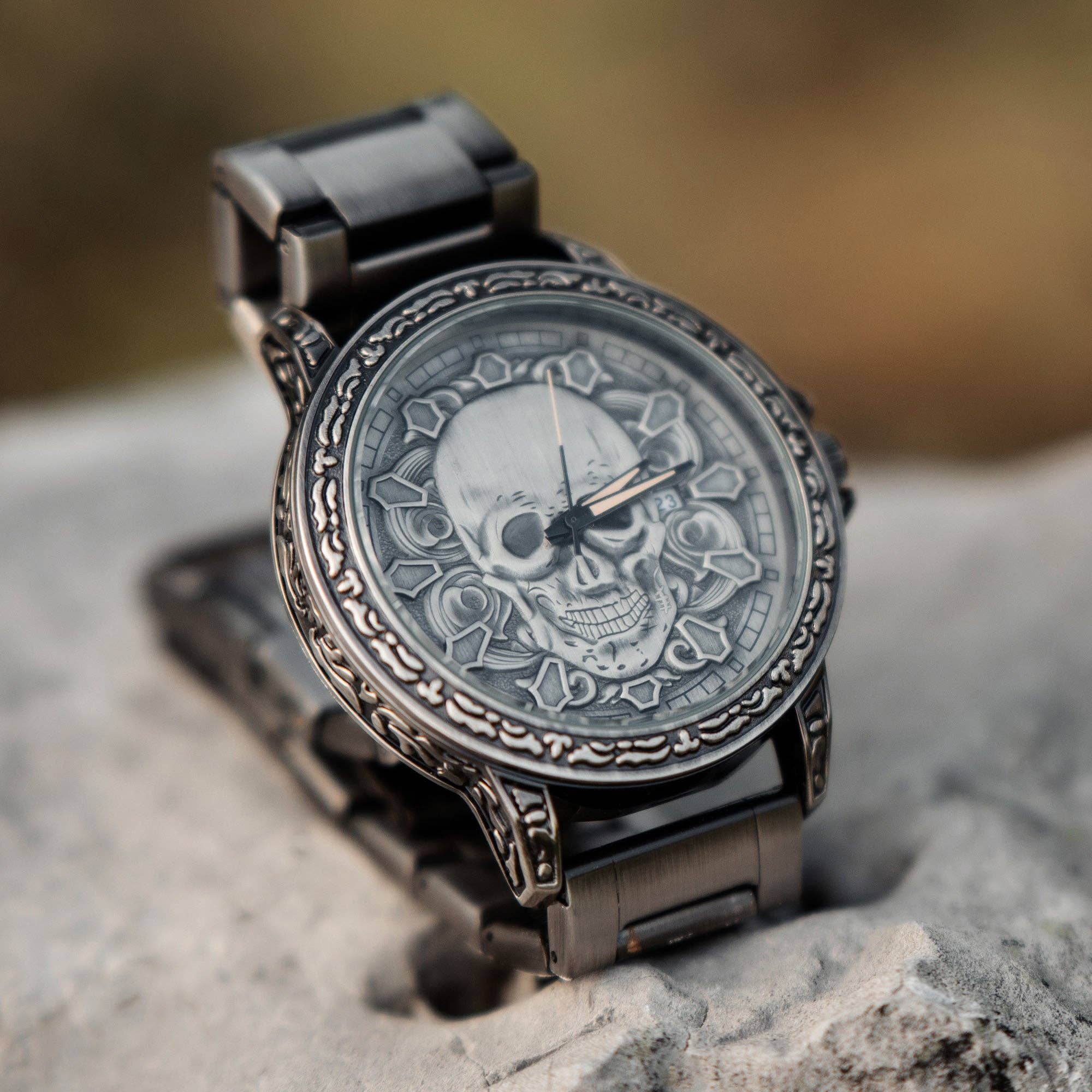 Reloj unisex Skullistic con calavera en relieve 3D para venta al por mayor de Zapps Clothing