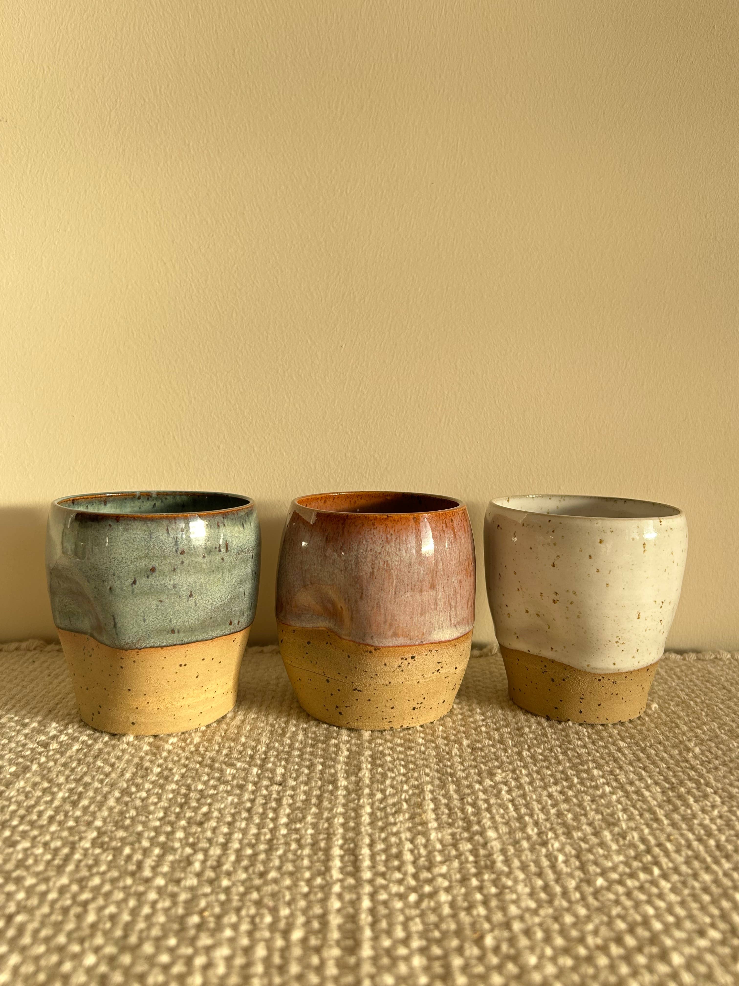 Fernweh Pottery - Vente Tasse à café/thé - Tasse à café à pois bleus3