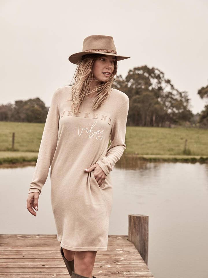 Chemise de nuit en viscose peluche - Dida Beige Ambiance Week-end pour la vente par Gingerlilly