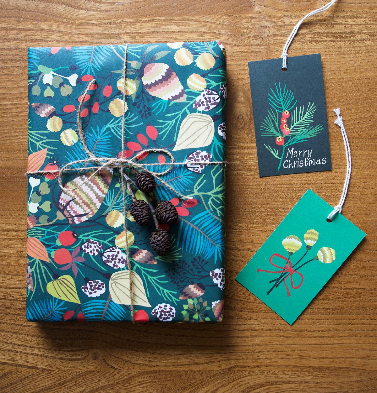 Brie Harrison Ltd – wholesale Flat wrap – Noel Gift Wrap 3