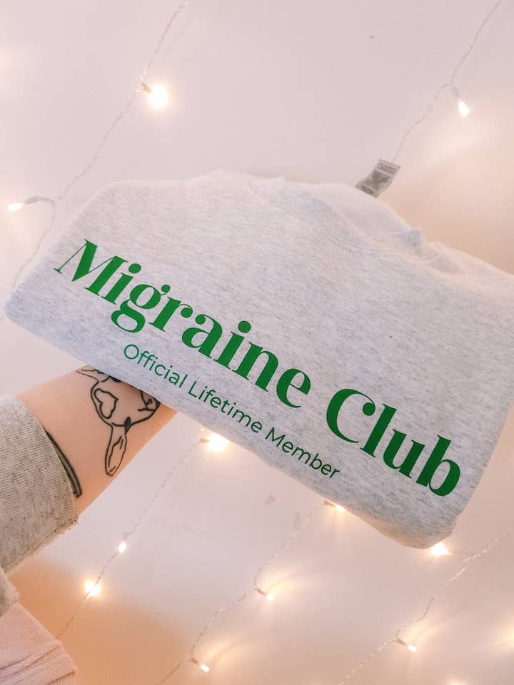 Club Migraine sweat-shirt à col rond imprimé pour la vente par Tired Girl Apparel