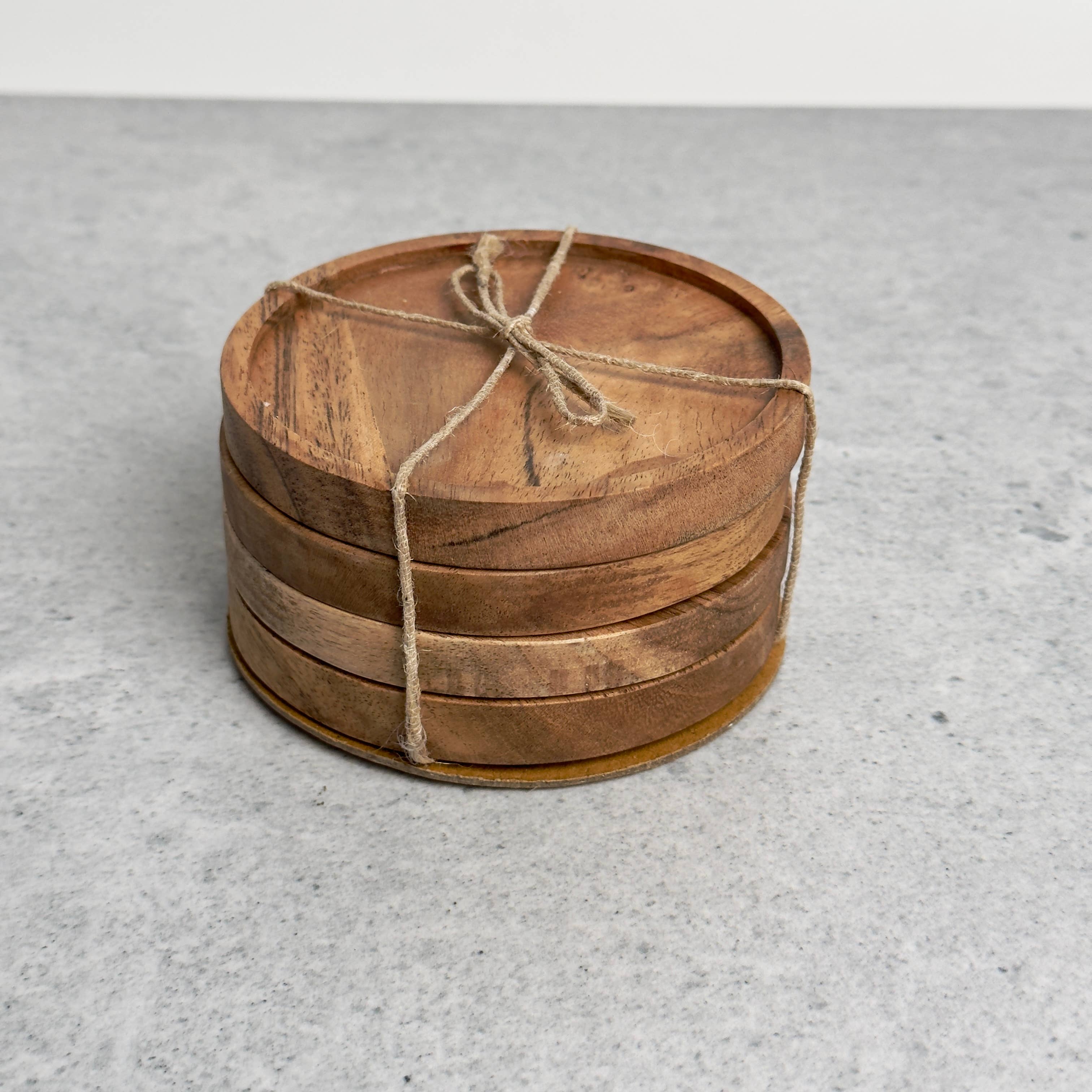 India Handicrafts Inc - Venta al por mayor Posavasos - Posavasos de madera de acacia, juego de 42