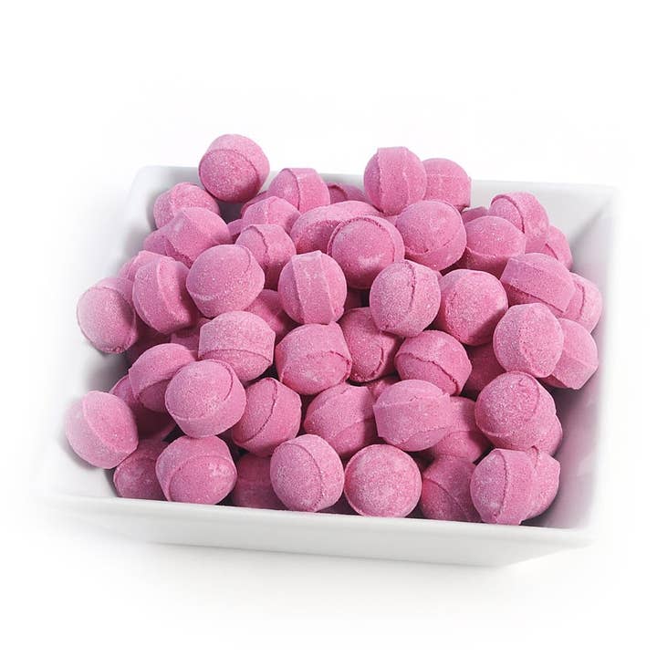 1 kg de billes de bain framboise pour la vente par Bath Bubble & Beyond