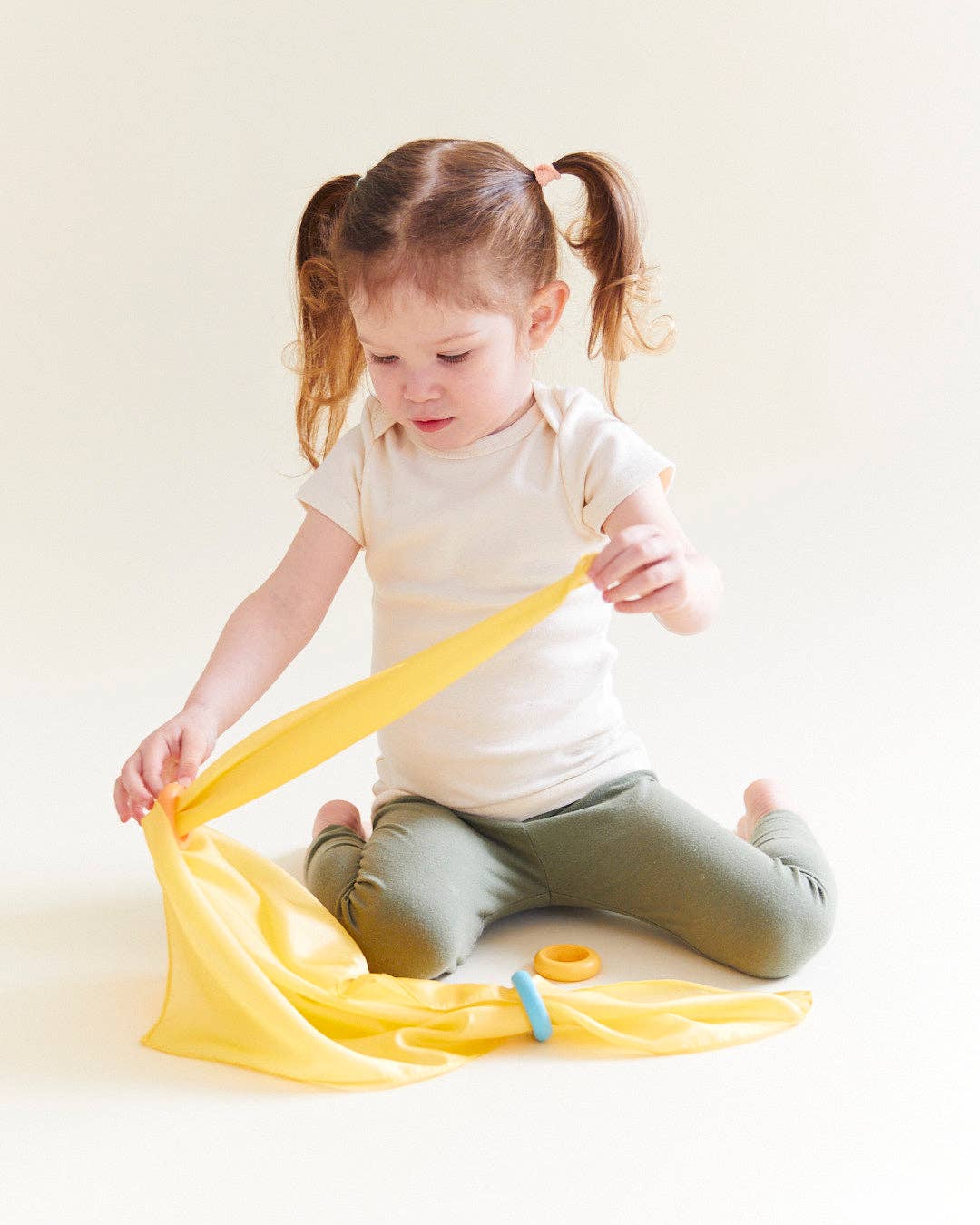 Sarah’s Silks - Wholesale Toy Set - Kids - Mini Solid Color Playsilks4