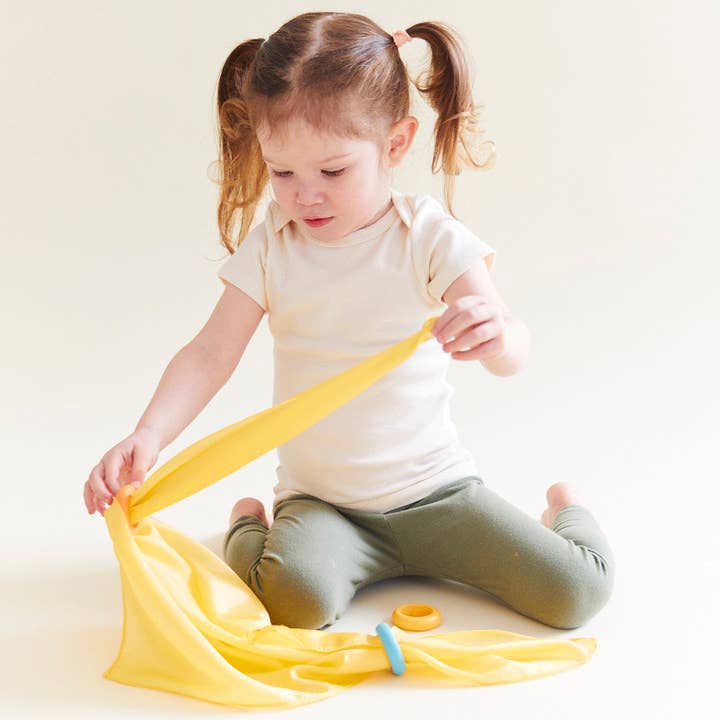 Sarah’s Silks - Wholesale Toy Set - Kids - Mini Solid Color Playsilks4