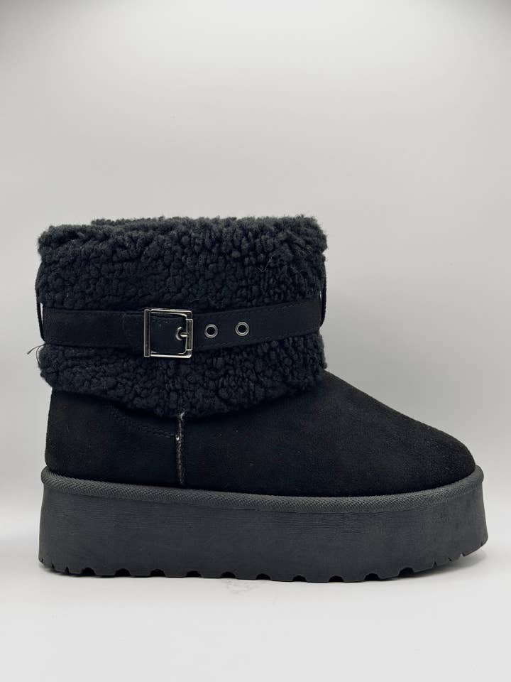 WILADY - Wholesale Boots - Women's - Winter boots with fur and buckle