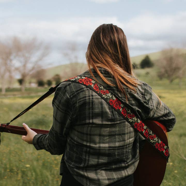 Gradzo - Wholesale Guitar strap – Unisex - Red Roses Woven Guitar Strap6