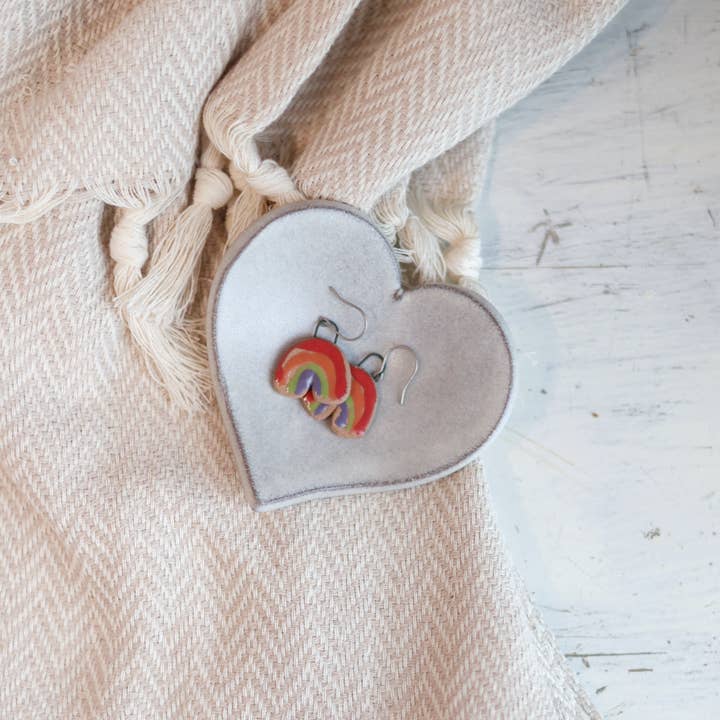 Gravesco Pottery - Wholesale Decorative Plate/Dish/Bowl - Handmade Heart-Shaped Trinket Dish in Cream3