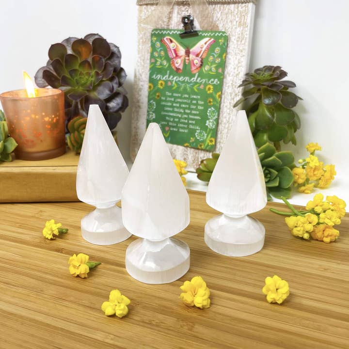 Rock Paradise – wholesale Andlig sten/kristall – Kristallselenit rund spjutstenspets 4 sidor1