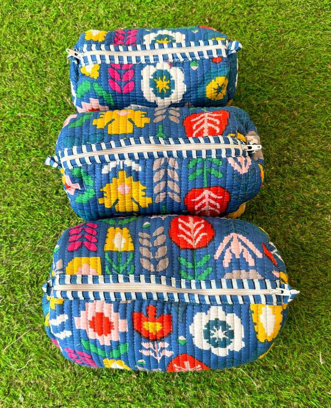 bhavnas boutique - Wholesale Make-up tas/toilettas - Toilettasjes van katoen met bloemenprint in drie maten2