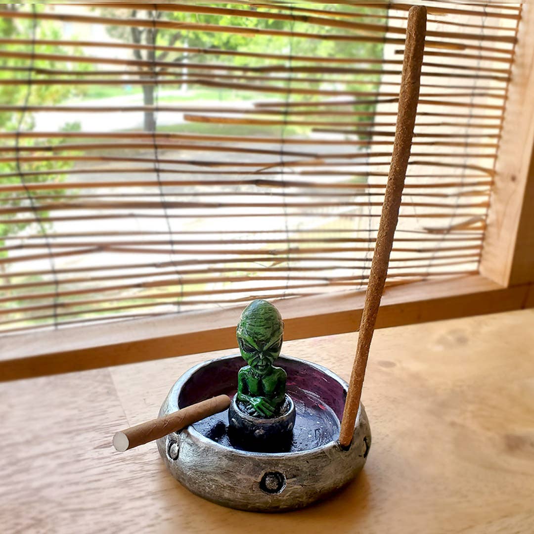 Pichincha - Wholesale Ashtray - Green Alien Flying Saucer Figurine Round Ash Tray6