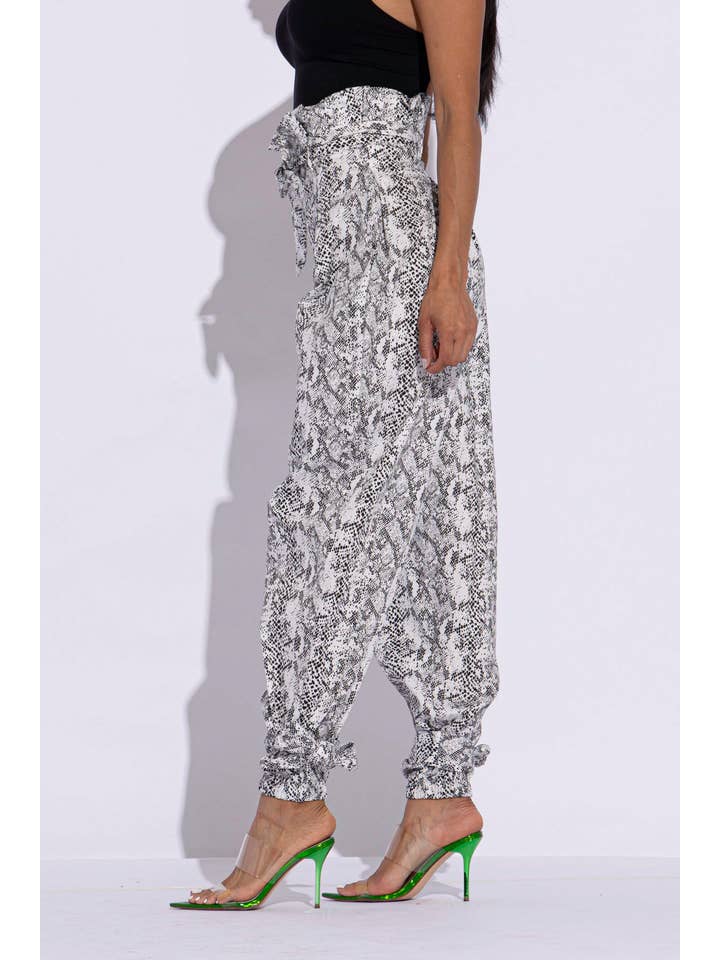 GRIJS Cargobroek met slangenhuidprint voor groothandel op Faire4