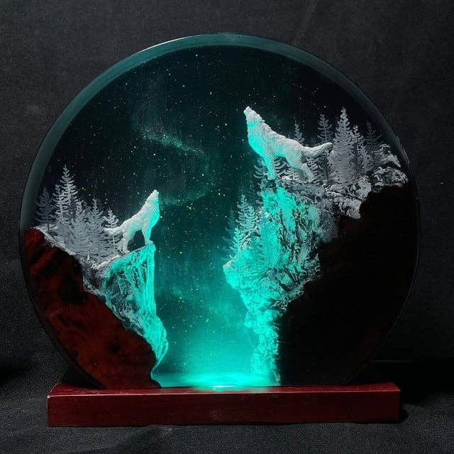 Merchemy - Wholesale Night Light - Resin Wolf Lamp Mother and Baby Wolf Under Hunter’s Moon 4