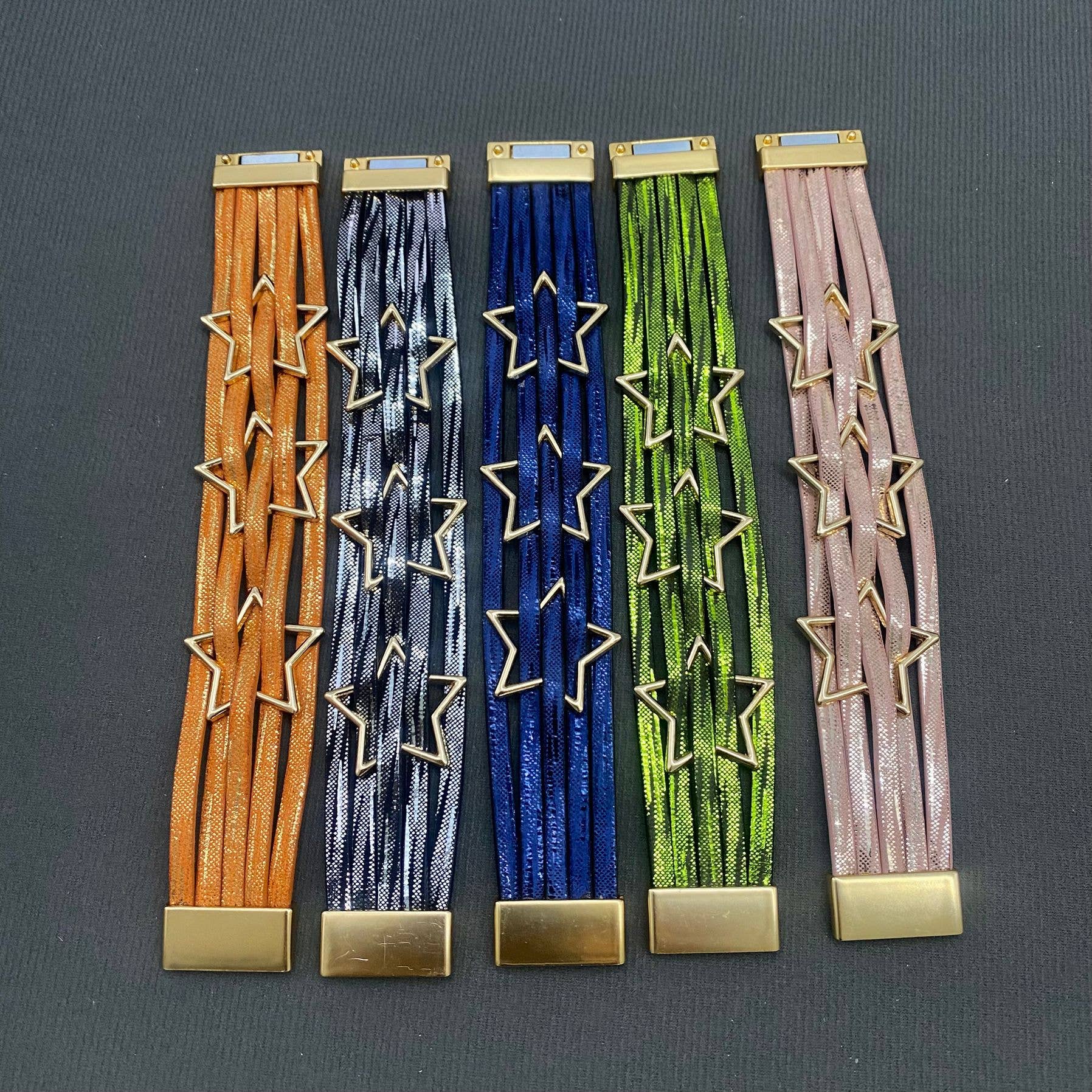 Mio Queena - Wholesale Bangle Bracelet - Triple Star Multi-Layer PU Leather Magnetic Buckle Bracelet - LB5