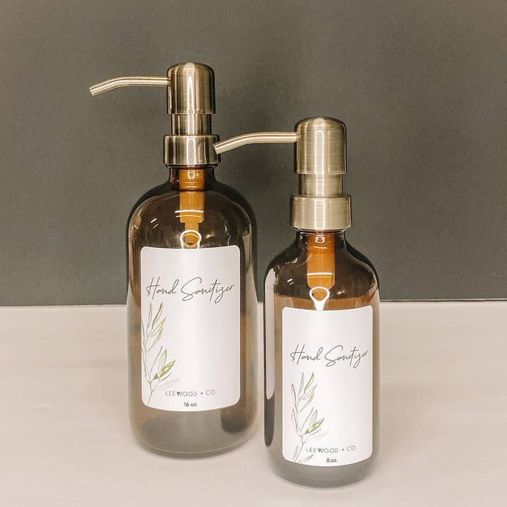 Collection Olive Signature | Distributeur de verre ambre pour la vente par LEEWOOD + CO.