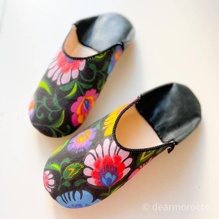 dear Morocco – Großhandel Hausschuhe – Damen – Verkaufsfertiges Set mit 12 Paar Babouches und Körben aus Polen5