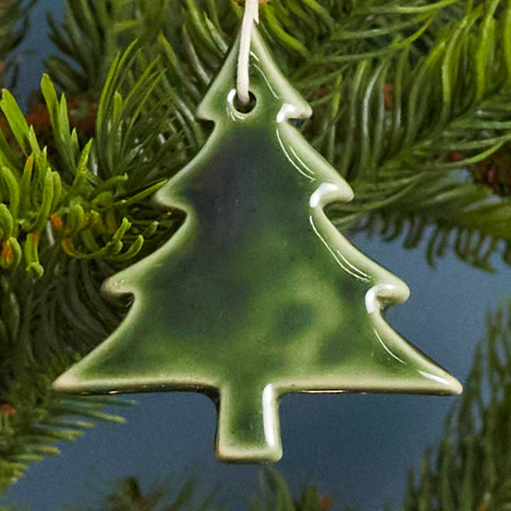 Sapin en grès vert métallisé pour la vente par Be Home