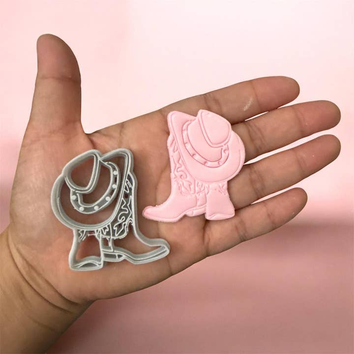 Cowboylaarzen & Hoed Kleisnijder Set: Polymeerklei Oorbelsnijders voor wholesale door Roussell Prints and Demand LLC