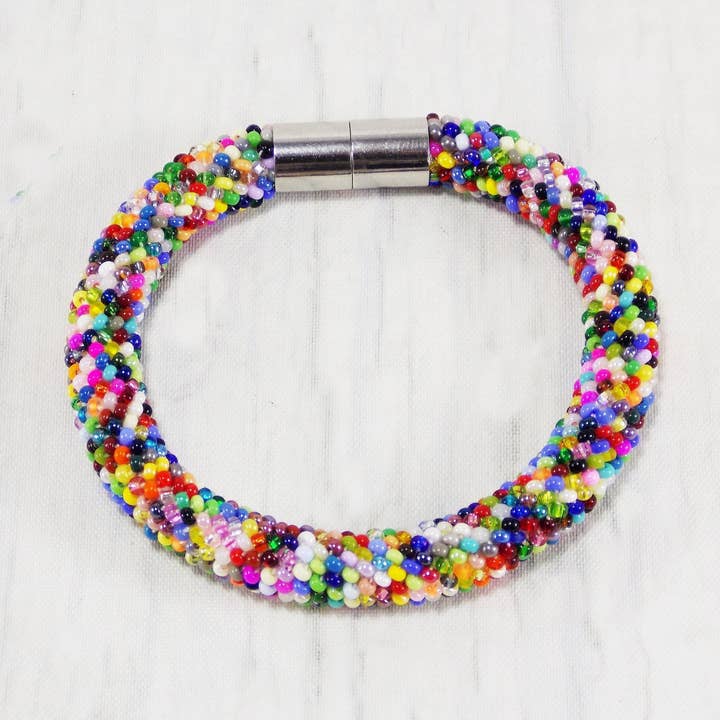 Collier de perles Zoulous, collier Massaï coloré, Kenya, bijoux d'Afrique du Sud, ras du cou, bijoux ethniques, bijoux ethniques uniques faits à la main pour la vente par Ninolia