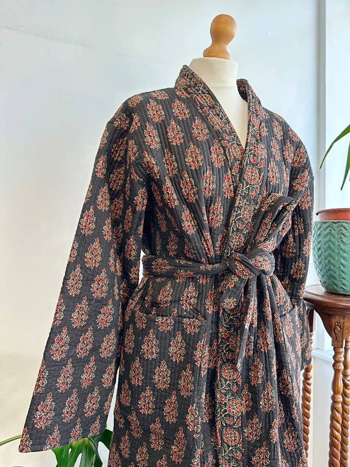 Peignoir matelassé réversible en pur coton élégant pour la vente par Essential Designs London