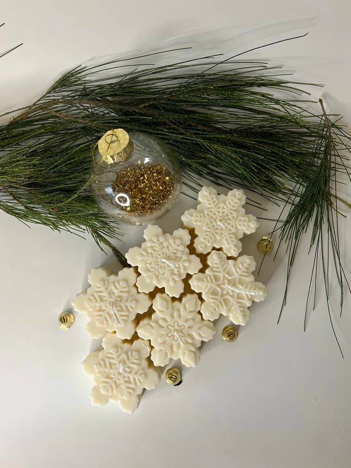 Snow Flakes - Handmade Christmas Soy Candle for wholesale by Candles By Lily