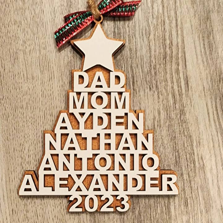 Décoration d'arbre de Noël familiale personnalisée pour la vente par Valdez Vibez