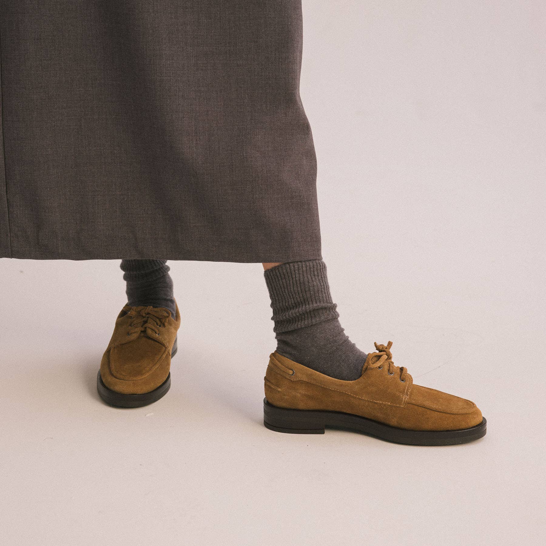 mokka Yacht Flats, soil velvet for wholesale on Faire3