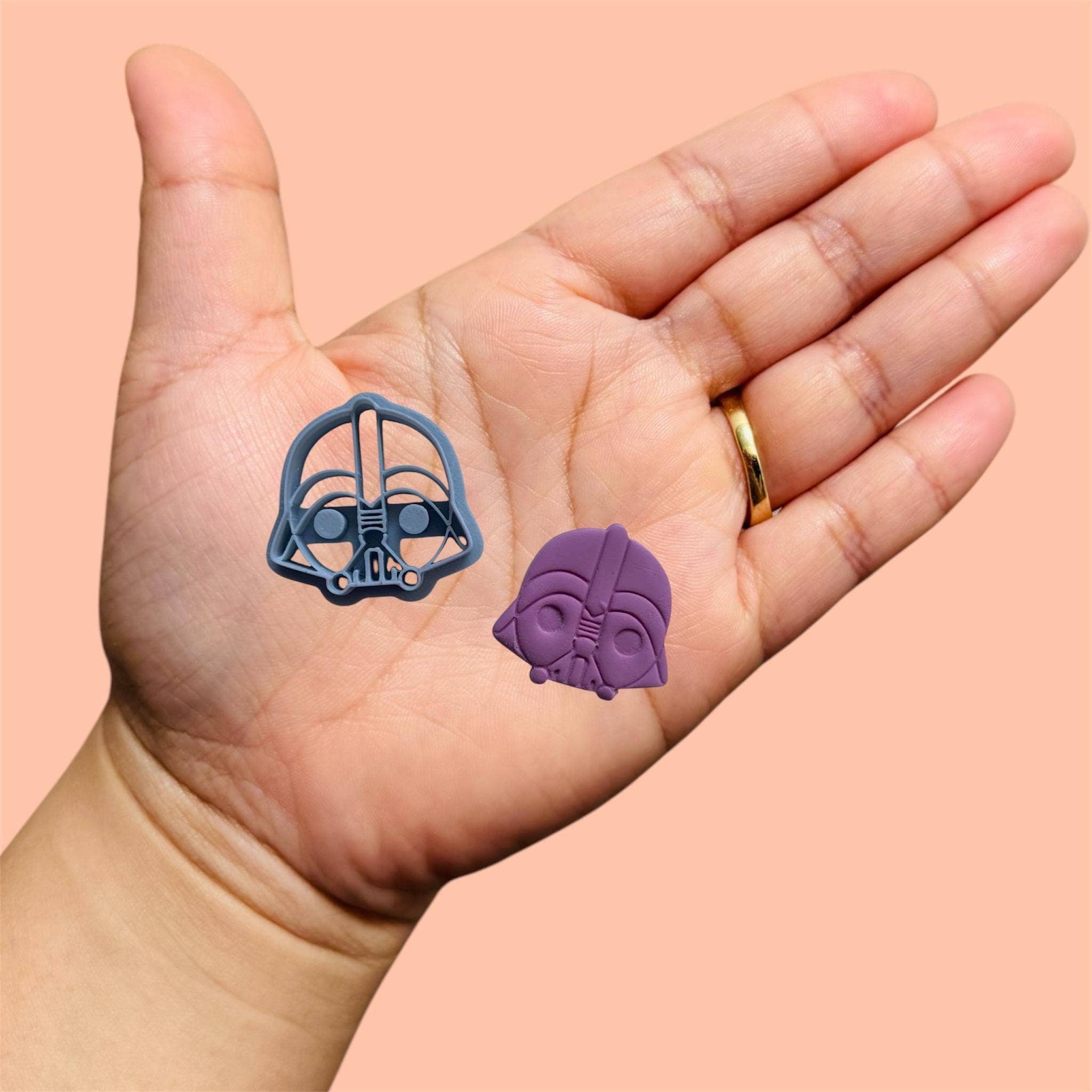 Roussell Prints and Demand LLC – Großhandel Ausstechformen – Darthvader Polymer Clay Cutter