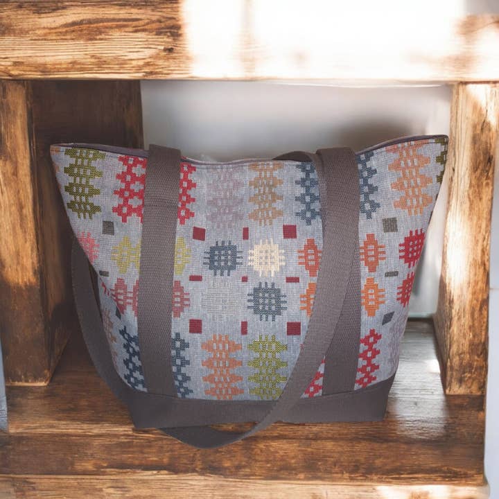 Moose & Co - Wholesale Shoulder Bag - Women's - Rainbow Welsh tapestry blanket design Shoulder bags1