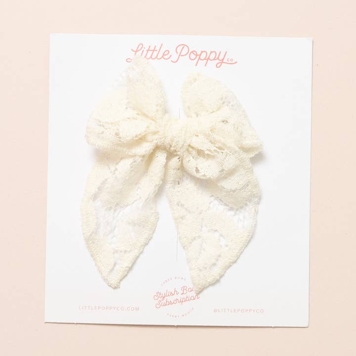 Pince à nœud floral en dentelle blanche pour la vente par Little Poppy Co