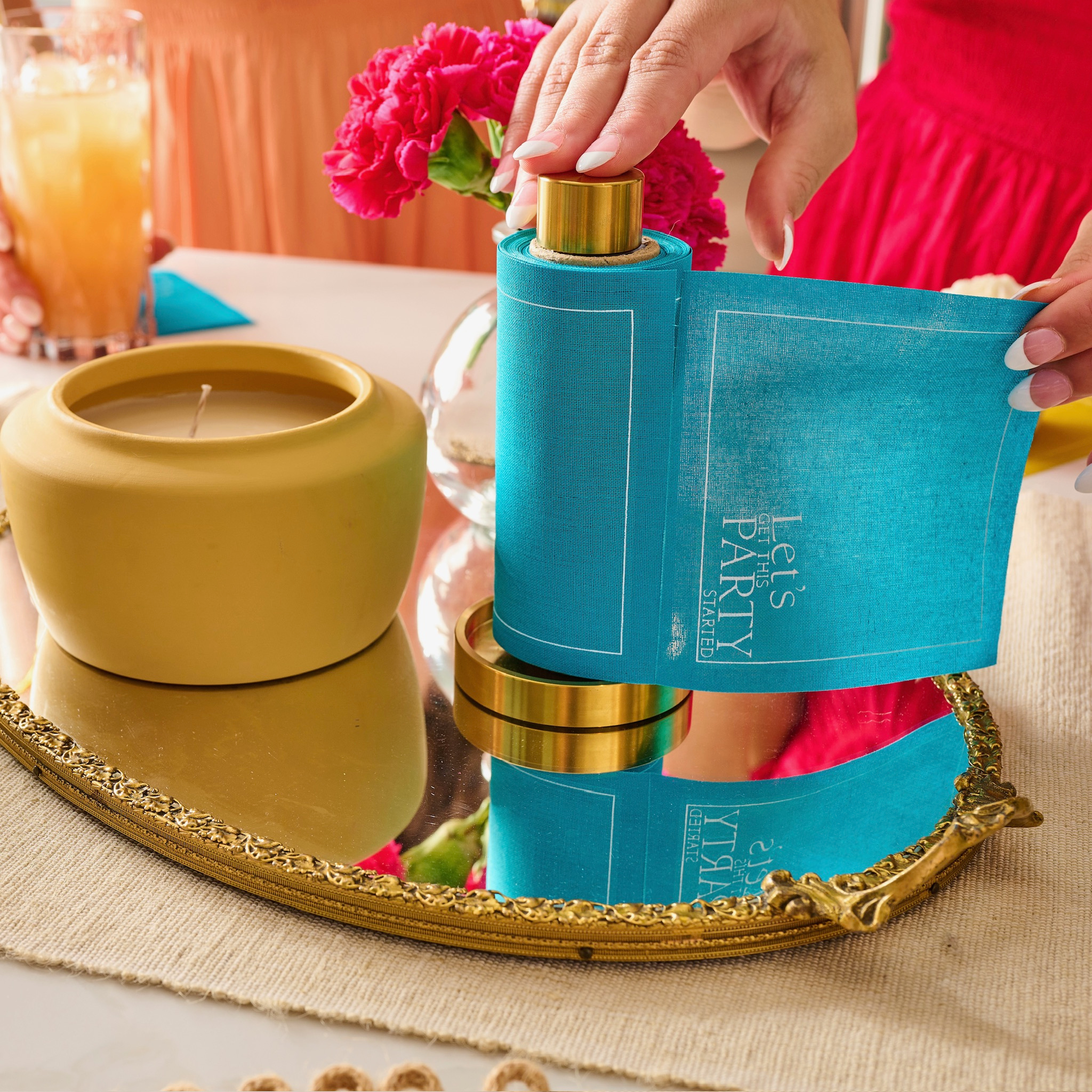 Toasting With Tara - Vente Serviettes jetables - Rouleau de Serviettes à Cocktail en Coton : Le Vrai Turquoise (Bleu Électrique)6