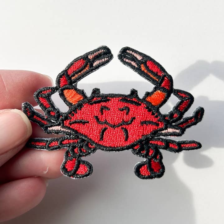 Field Trip Threads - Vente Écusson - Écusson thermocollant brodé Red Crab Beach Nature Surf Patch0