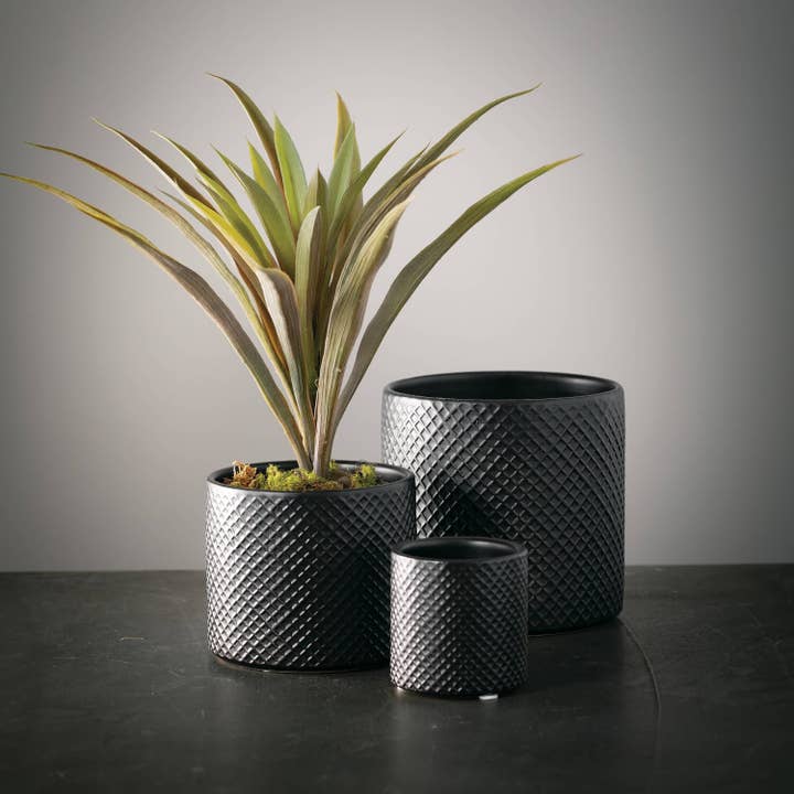 Sullivans Home Decor - Wholesale Plant Pot - Black Textured Pot Set Of 3