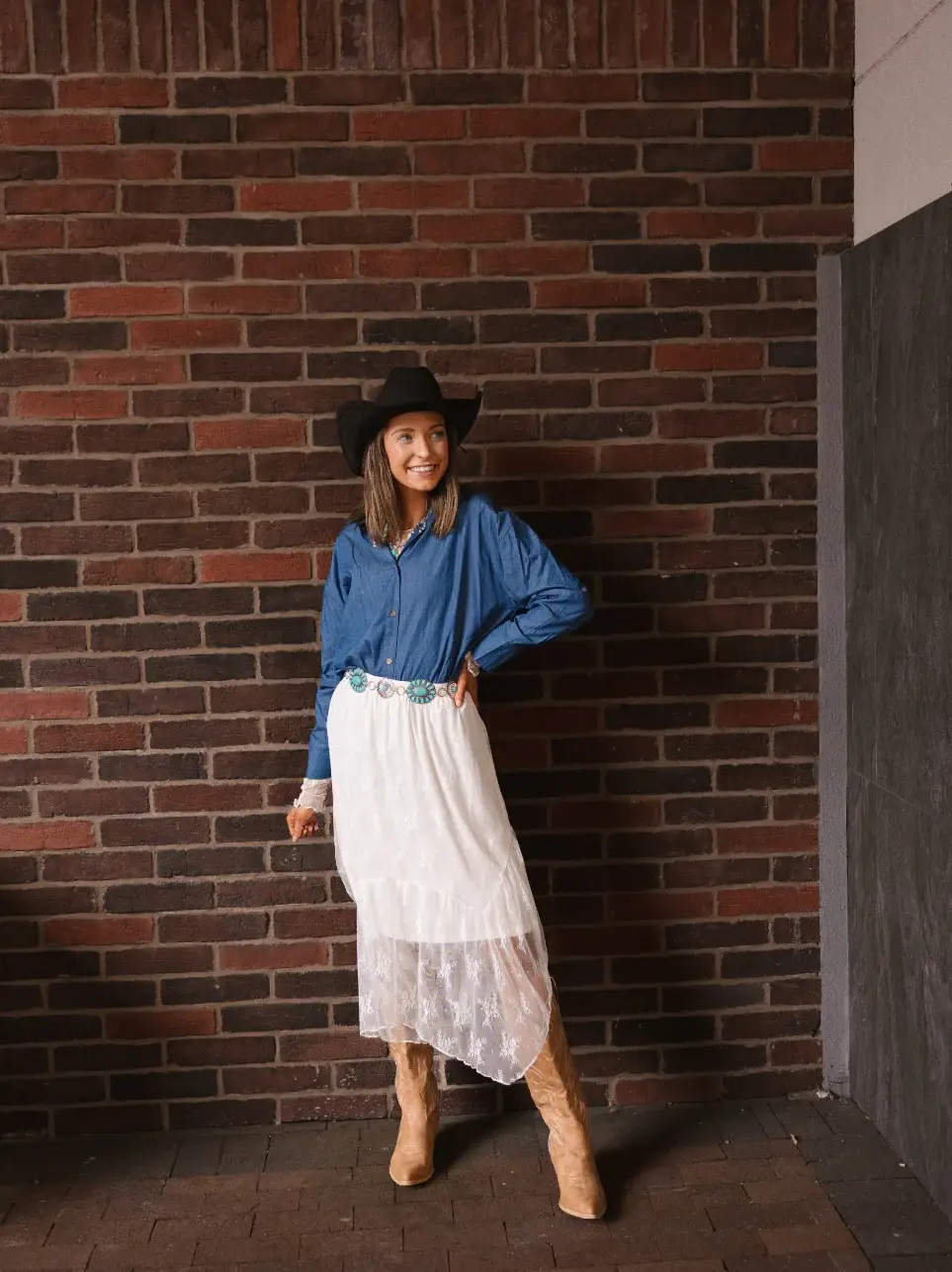 Blue Kathryn Classic Button-Up, Chambray for wholesale on Faire8