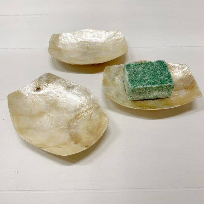 ByBazz – wholesale Decorative plate/dish/bowl – Schaaltje Schelp Capiz XS Goud15