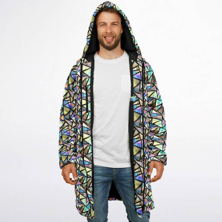 Manteau Câlin Geo Prism | Manteau Unisexe Doublé en Minky Sherpa avec Capuche, Fermeture Éclair et Poches | Manteau de Festival pour Femmes et Hommes | Mode Montagne pour la vente par Manifestie