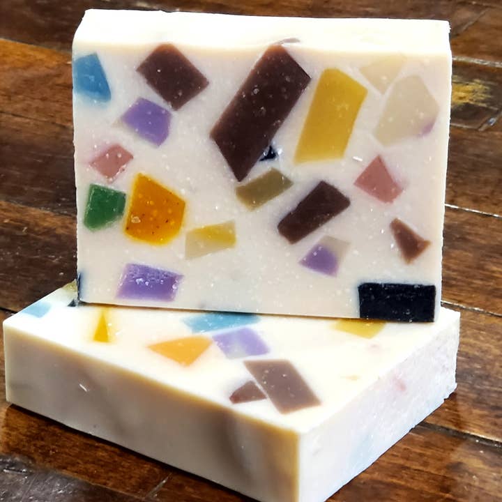 Kaleido-Seife oder Konfetti-Seife für den Großhandel von Stoney River Soaps