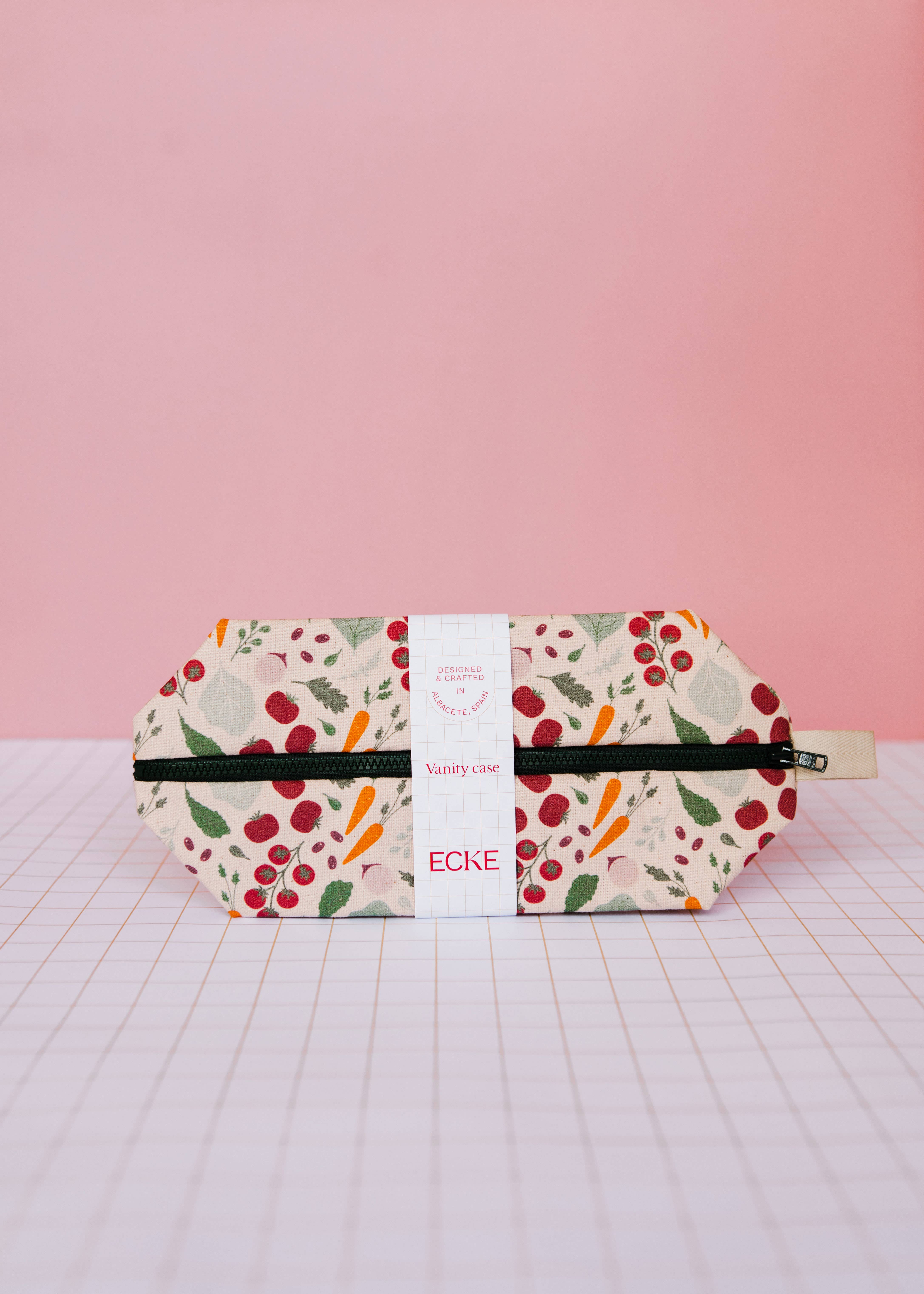 ECKE - Wholesale Makeup/Cosmetic Bag - Ensalada Beige Vanity & Beauty Case