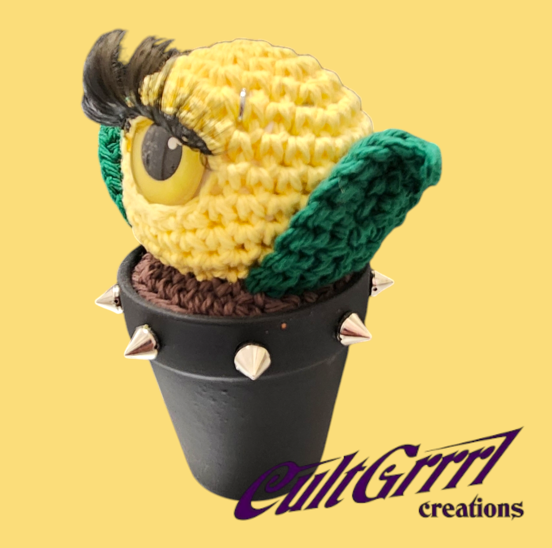 CultGrrrl Creations - Wholesale Decorative tabletop object - Crochet Faux EyePod Plant2