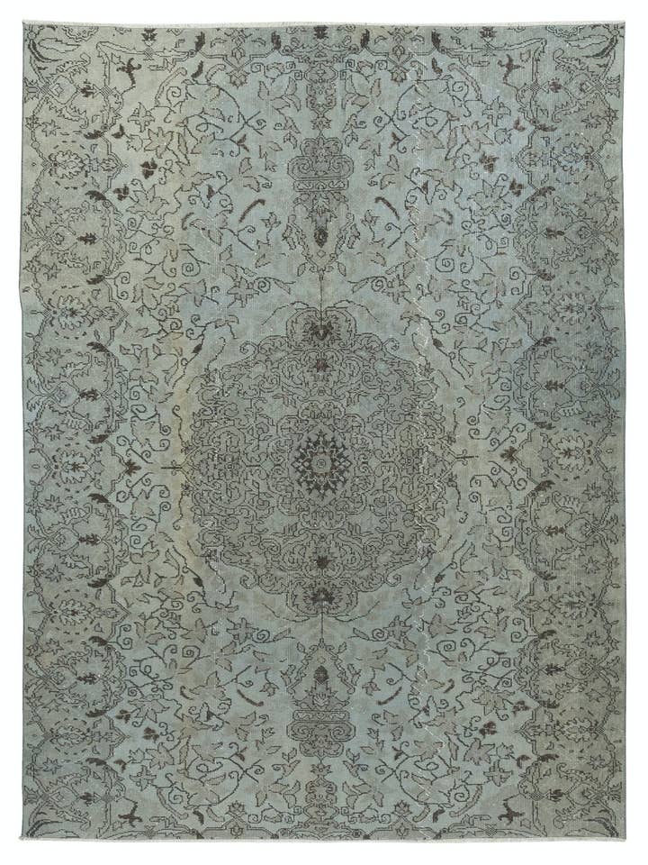 Tapis bleu de 6x8,3 pieds, fait main en Turquie pour la vente par Rug Specialist LLC.