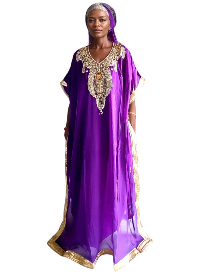 Abito caftano con perline e bordo dorato - viola per la vendita all'ingrosso da parte di India Batik