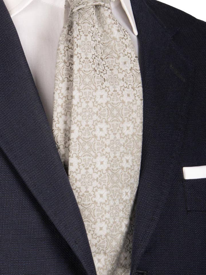 Silbergraue Seidenzeremoniekrawatte mit grauem Muster CY6601 für den Großhandel von Graffeo Cravatte