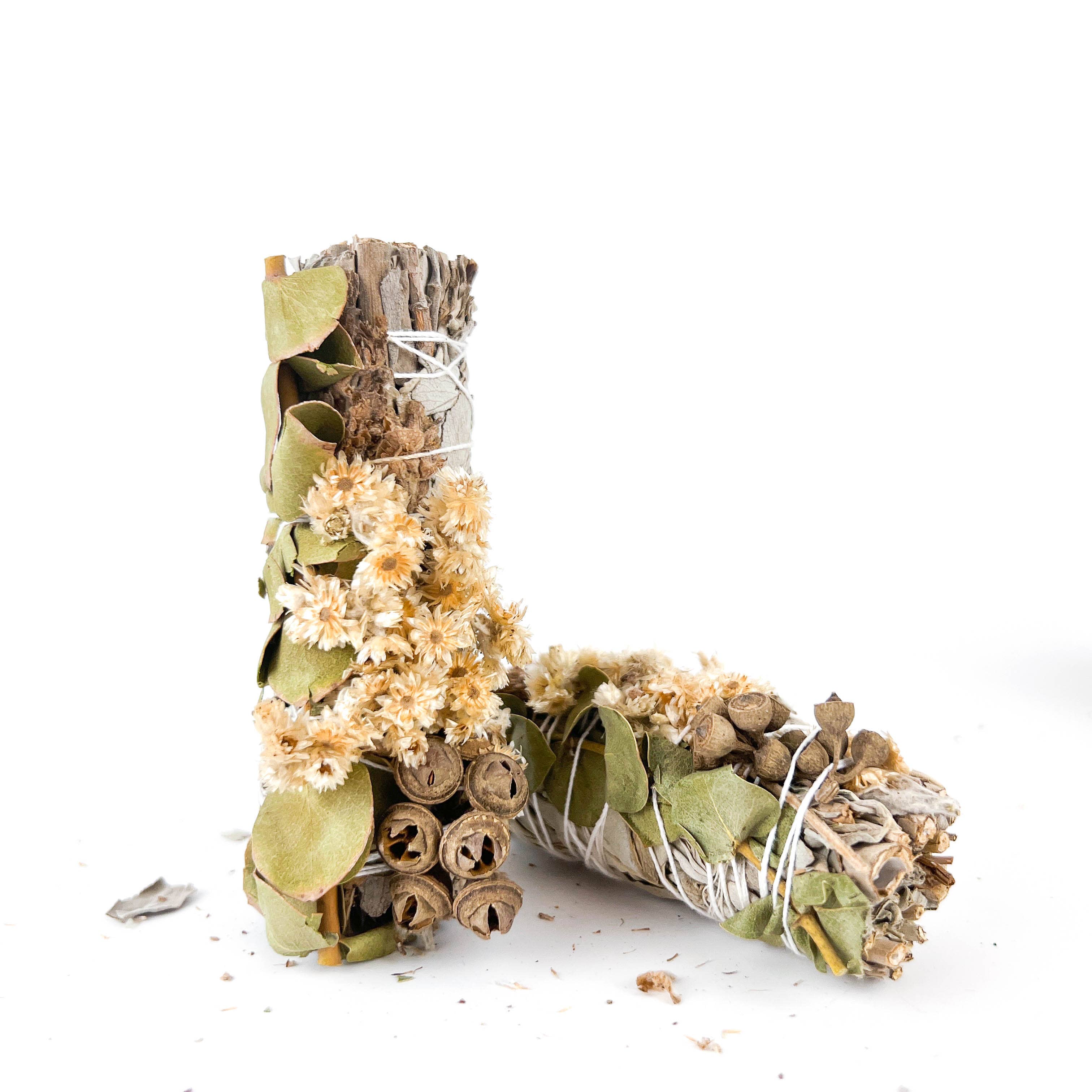 GREENROOTS USA LLC - Wholesale Sage Bundle - White Sage, Lavender & Eucalyptus Dollar Sage 4"11