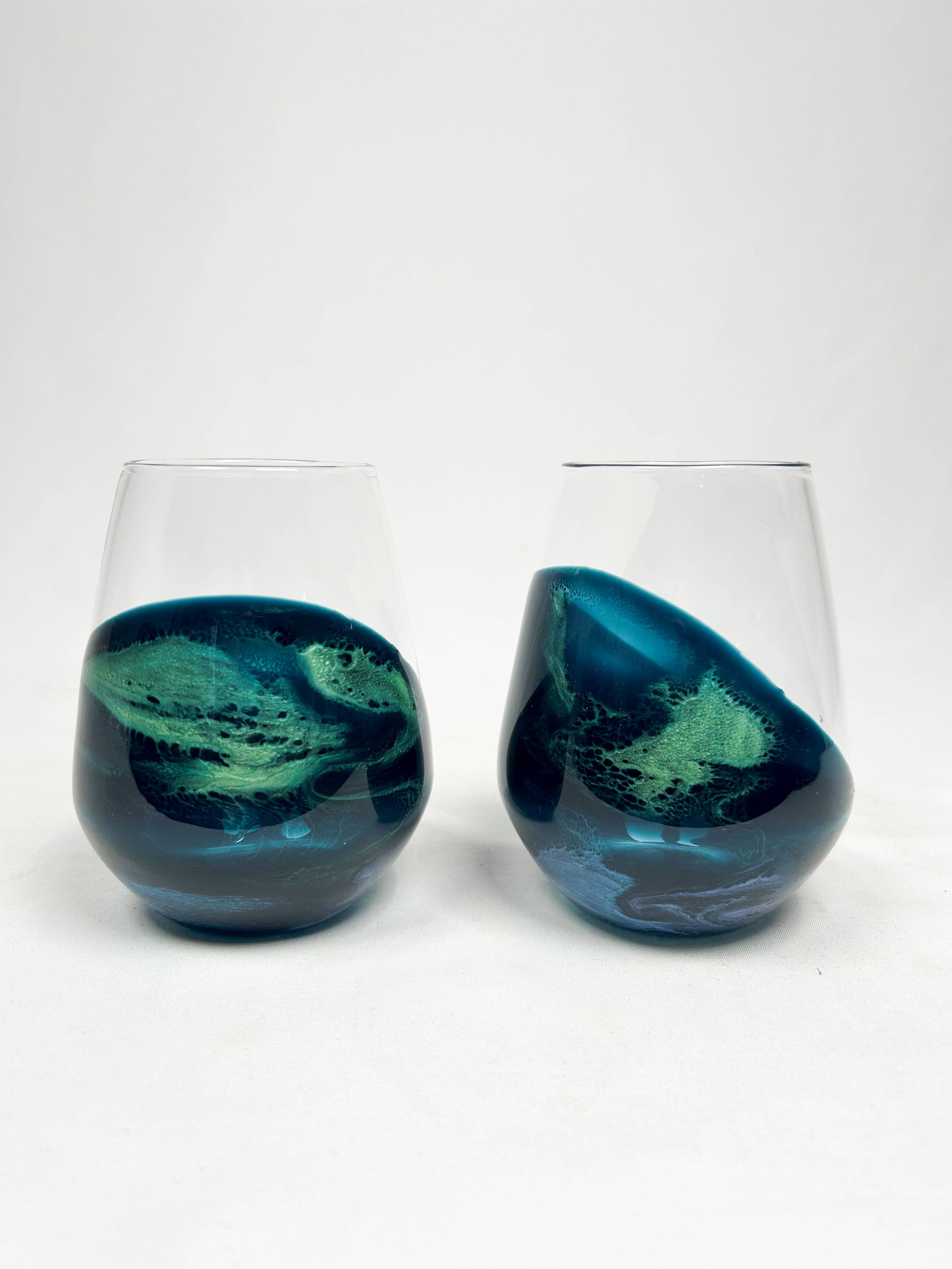 Lynn & Liana Designs - Venta al por mayor Copas de cóctel/licor - Vasos para vino y entretenimiento con acento de resina - ¡SIN ARANCELES!21
