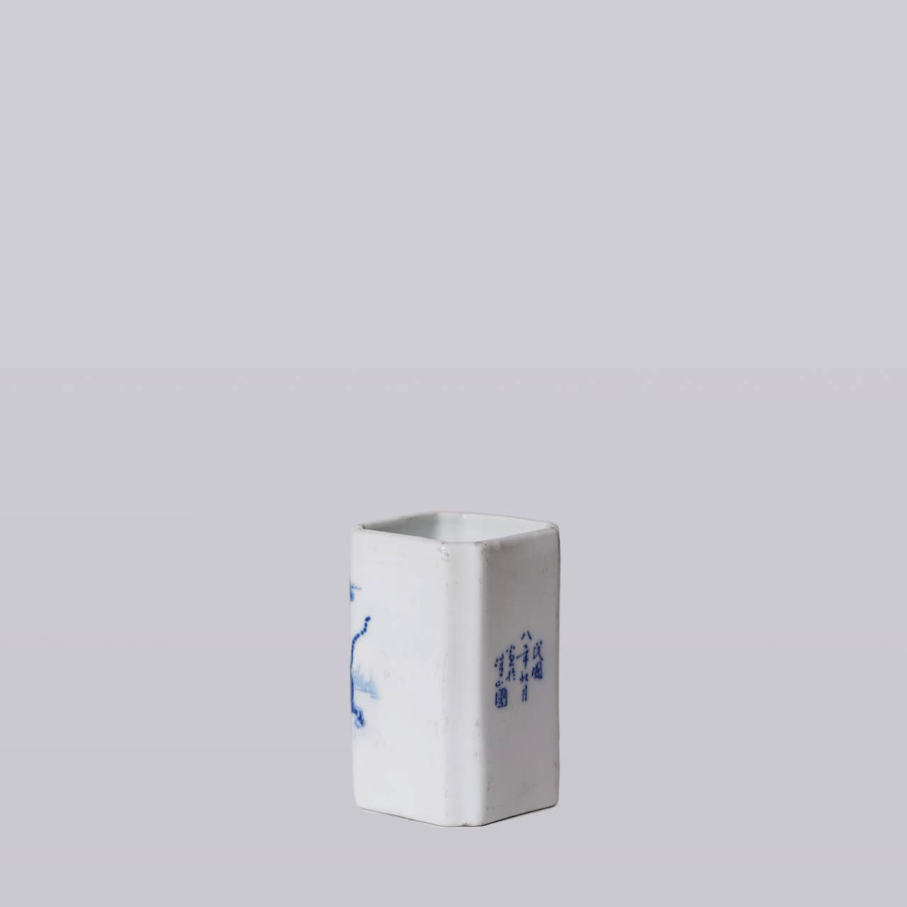 Cobalt Guild - Vendita all'ingrosso Vasi - Vaso quadrato Tiger in porcellana blu e bianca degli anni '202