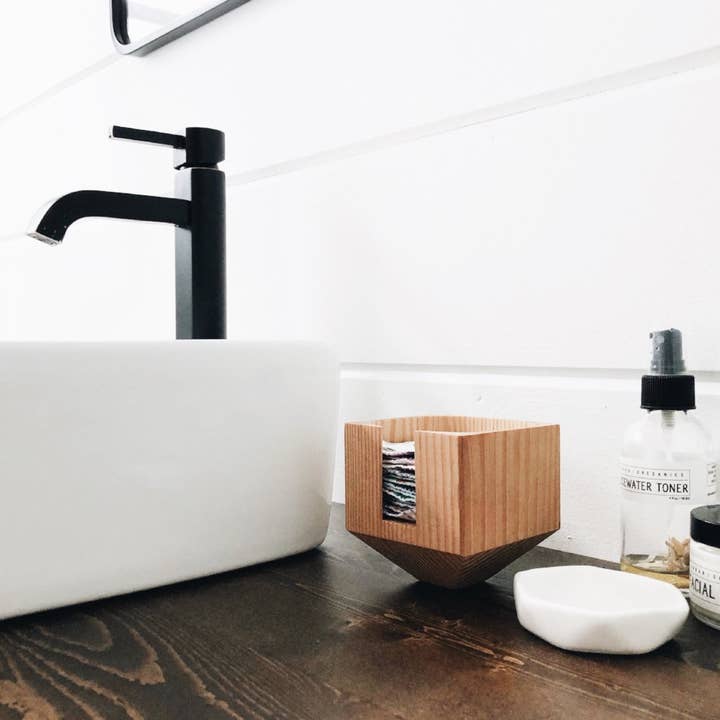 Marley's Monsters - Wholesale Face & body wipes - Facial Rounds Container: Wood - Set of 61