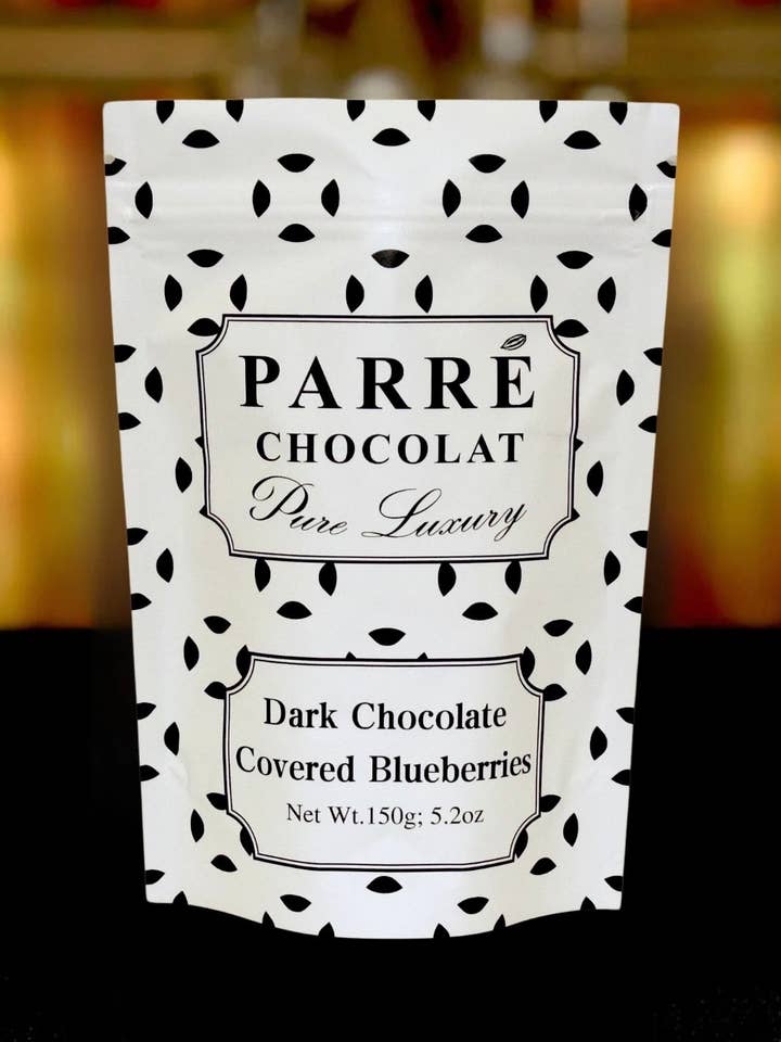 Myrtilles recouvertes de chocolat noir pour la vente par Parré Chocolat