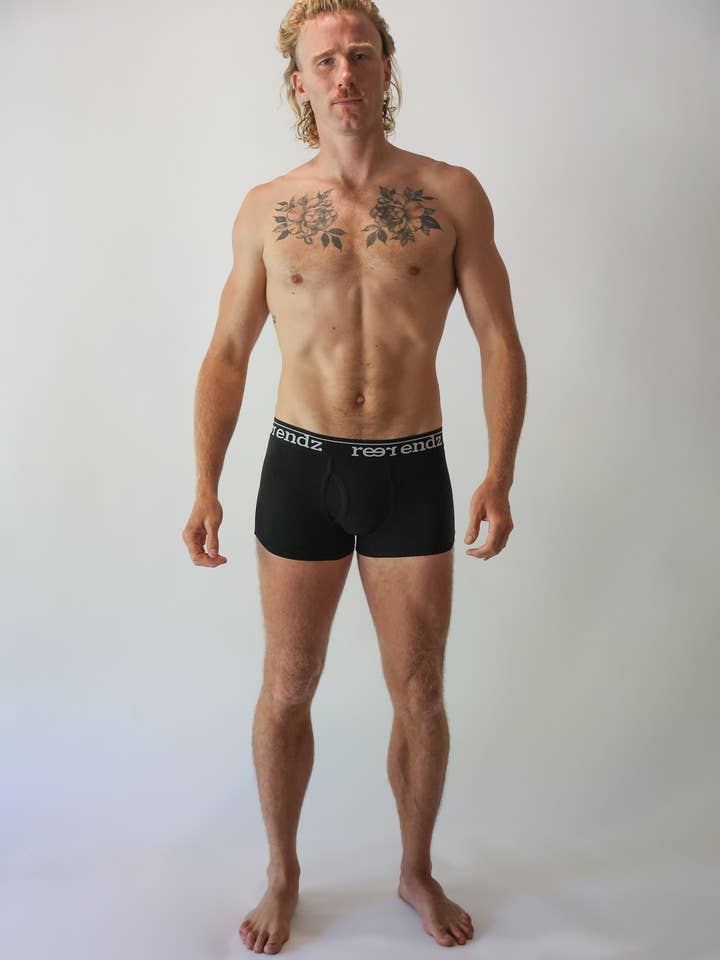 Malle pour homme en coton biologique en noir pour la vente par Reer Endz Underwear