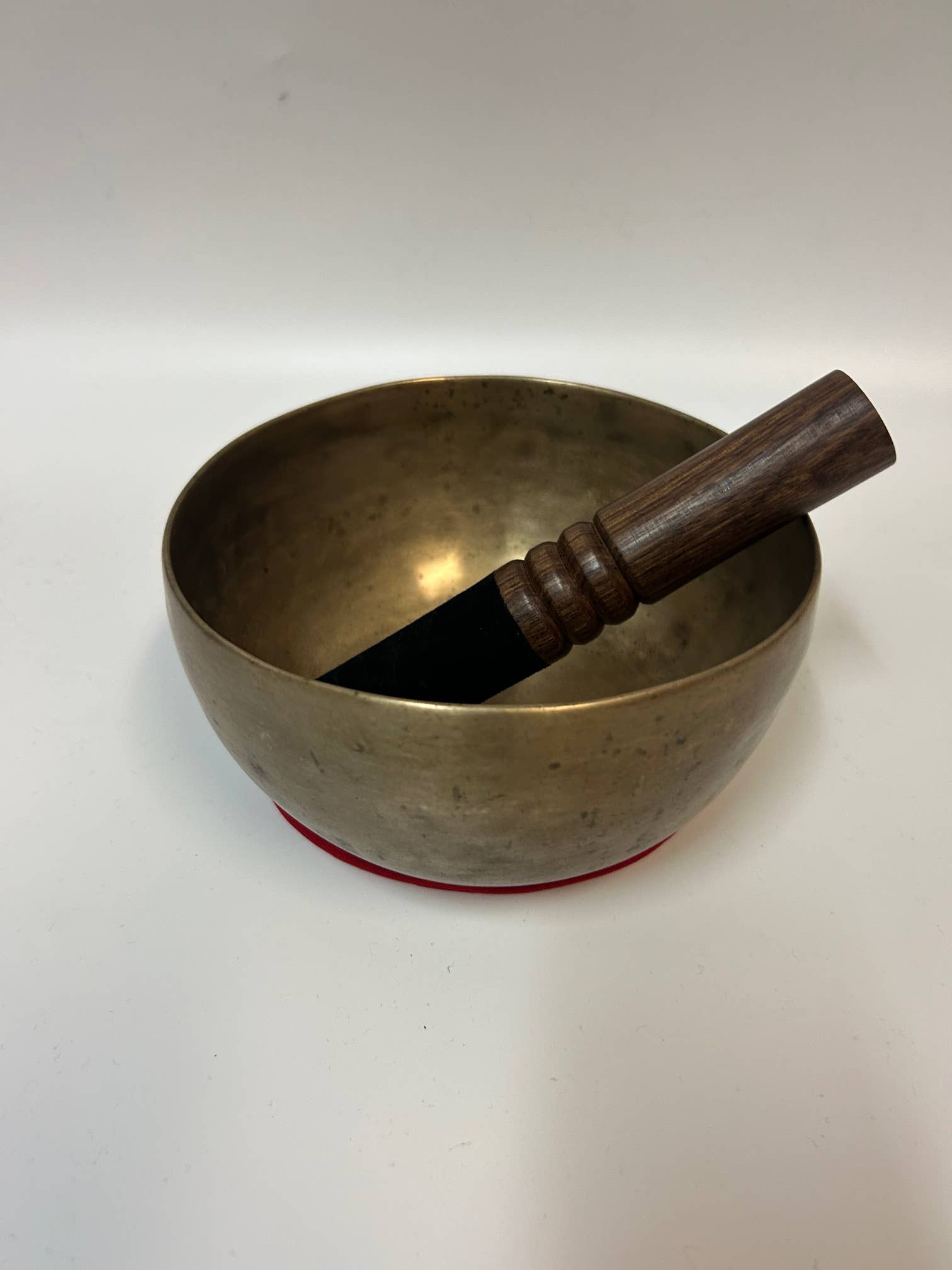 ART HIMALAYAN TRADING LTD - Wholesale Meditation Supplies - Antique Healing Himalayan Yoga Tibetan Singing bowl ID#Eb155